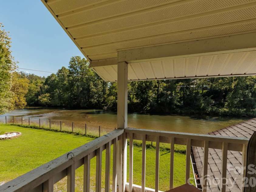 1380 Highway 19a Highway, Whittier, NC 28789.  MLS# CAR4418824, YatesRealty ID 47147. 