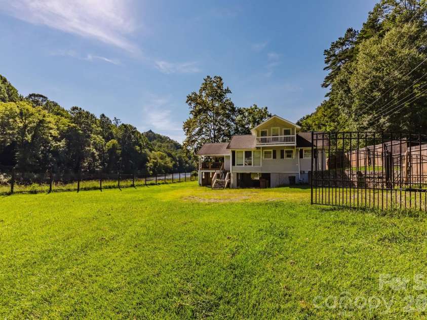 1380 Highway 19a Highway, Whittier, NC 28789.  MLS# CAR4418824, YatesRealty ID 47147. 