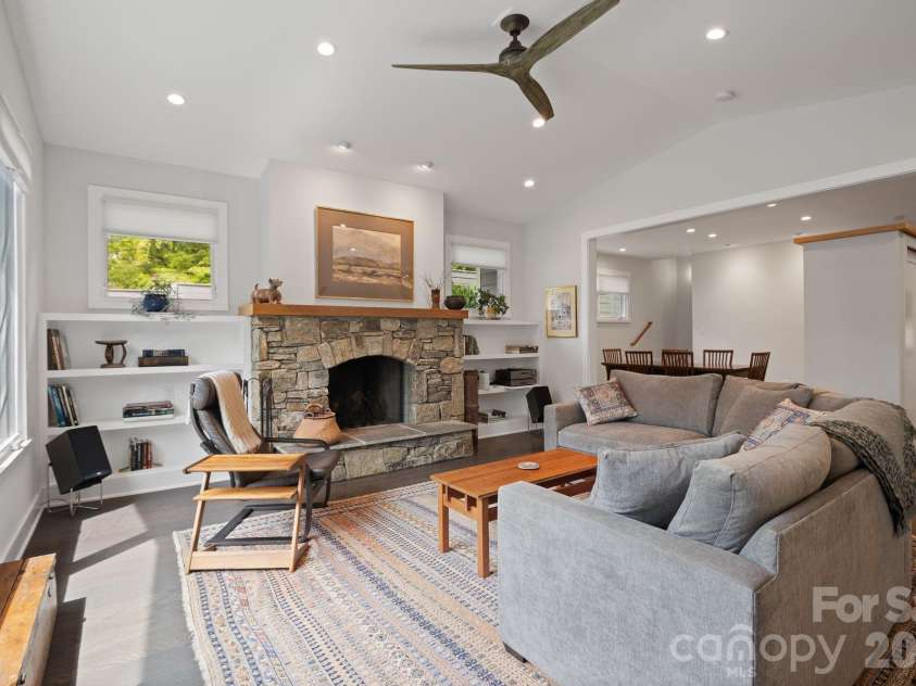 497 Kimberly Avenue, Asheville, NC 28804.  MLS# CAR4418041, YatesRealty ID 47149. 