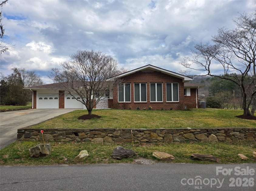 100 Chapel Road, Black Mountain, NC 28711.  MLS# CAR4354755, YatesRealty ID 4715. 