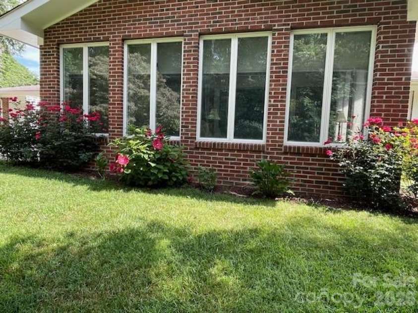 100 Chapel Road, Black Mountain, NC 28711.  MLS# CAR4354755, YatesRealty ID 4715. 