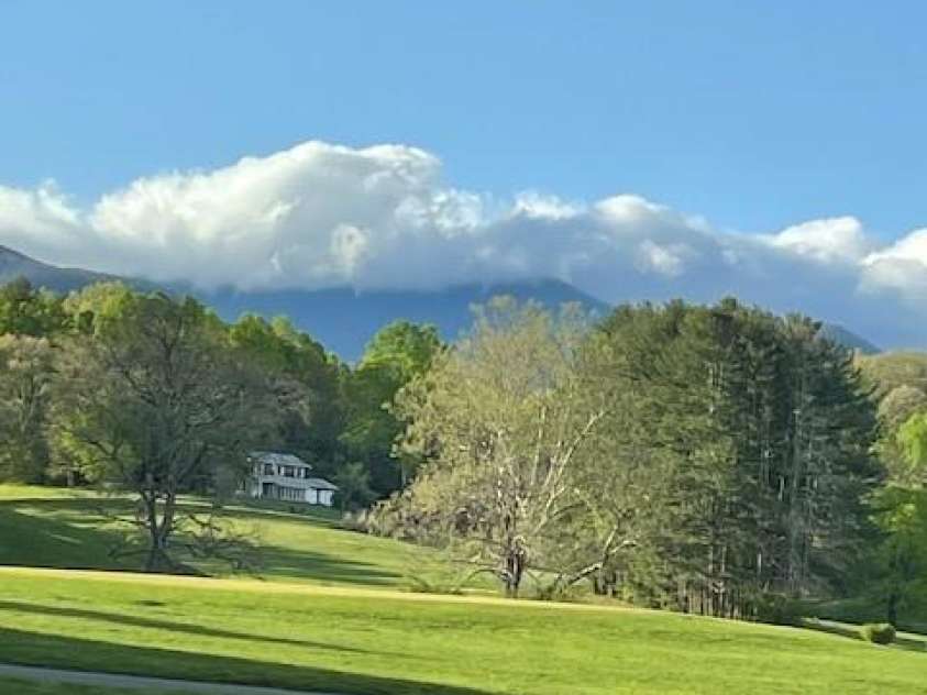 100 Chapel Road, Black Mountain, NC 28711.  MLS# CAR4354755, YatesRealty ID 4715. 