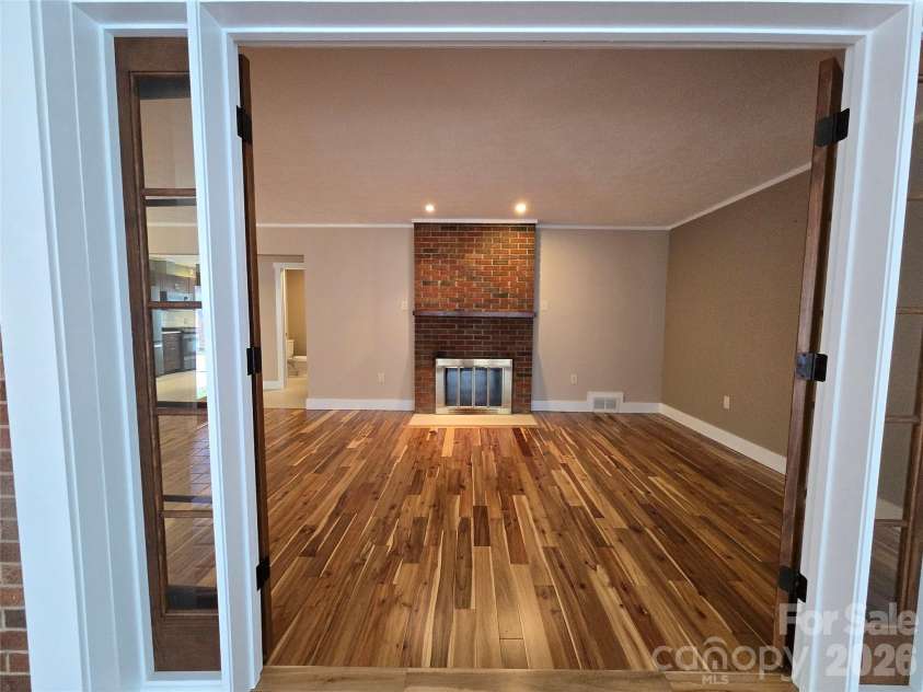 100 Chapel Road, Black Mountain, NC 28711.  MLS# CAR4354755, YatesRealty ID 4715. 