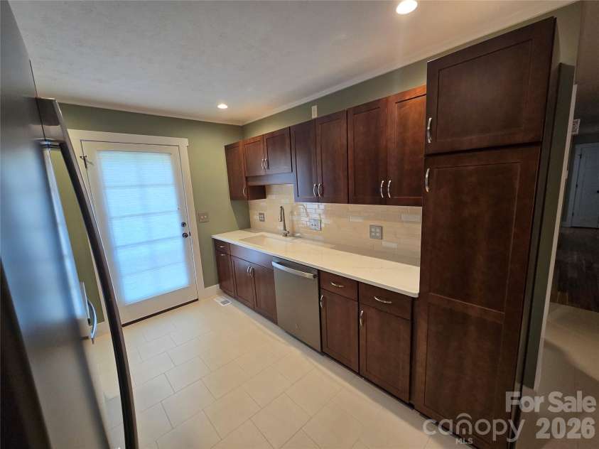 100 Chapel Road, Black Mountain, NC 28711.  MLS# CAR4354755, YatesRealty ID 4715. 