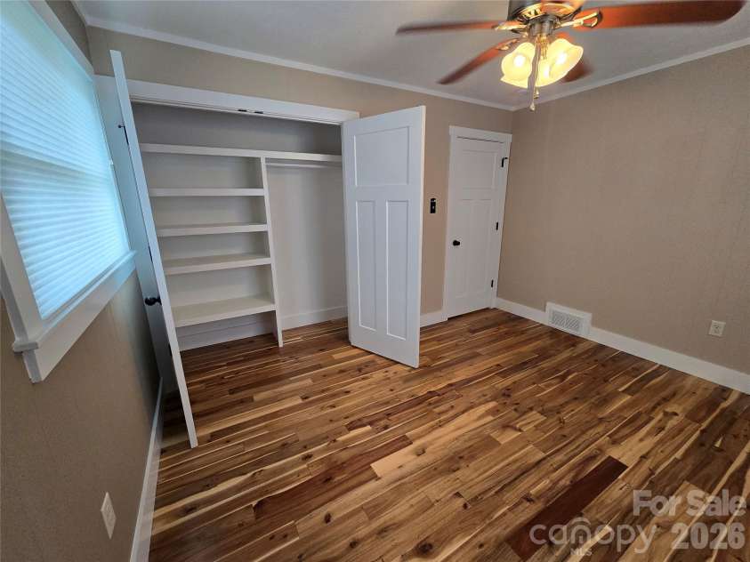 100 Chapel Road, Black Mountain, NC 28711.  MLS# CAR4354755, YatesRealty ID 4715. 