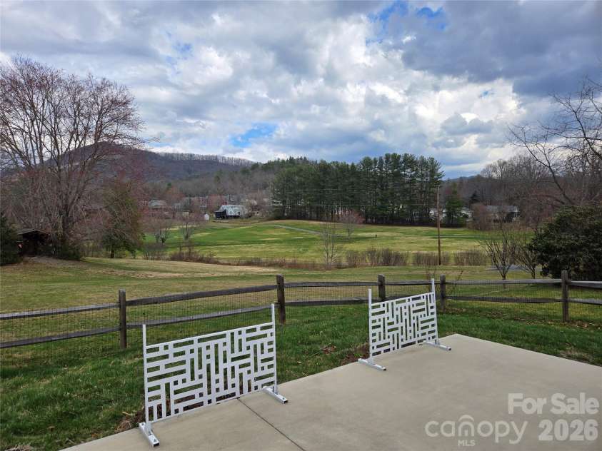 100 Chapel Road, Black Mountain, NC 28711.  MLS# CAR4354755, YatesRealty ID 4715. 