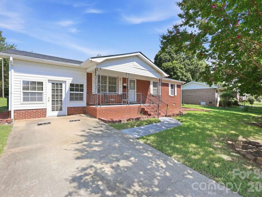 534 Martin Luther King Jr Avenue, Salisbury, NC 28144.  MLS# CAR4418466, YatesRealty ID 47152. 