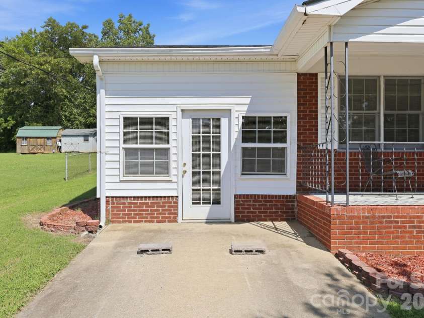 534 Martin Luther King Jr Avenue, Salisbury, NC 28144.  MLS# CAR4418466, YatesRealty ID 47152. 