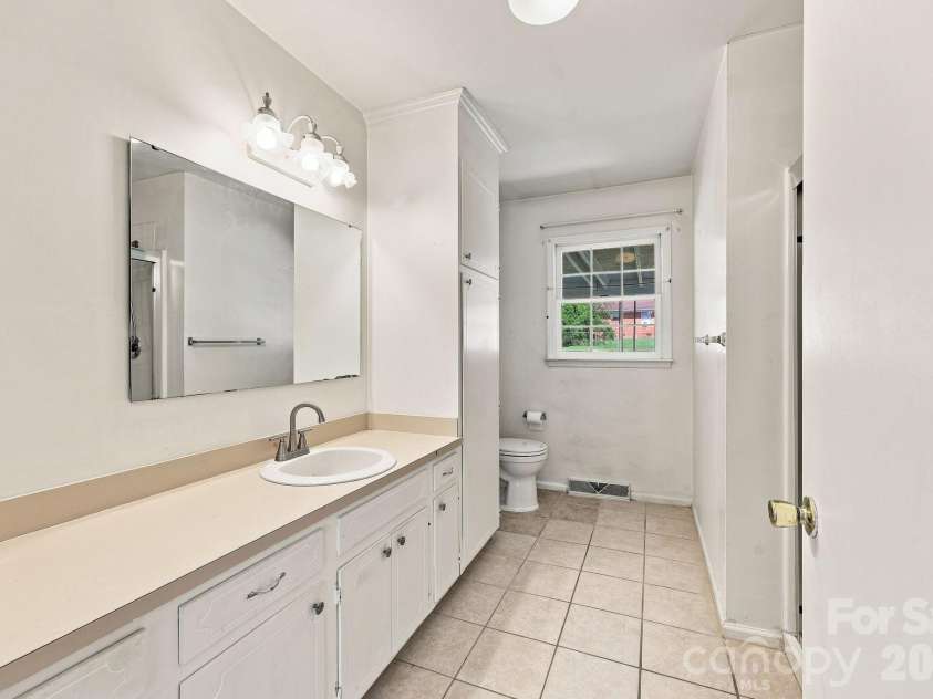534 Martin Luther King Jr Avenue, Salisbury, NC 28144.  MLS# CAR4418466, YatesRealty ID 47152. 