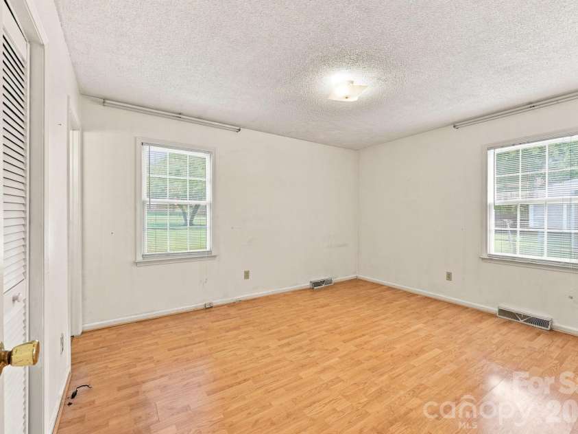534 Martin Luther King Jr Avenue, Salisbury, NC 28144.  MLS# CAR4418466, YatesRealty ID 47152. 