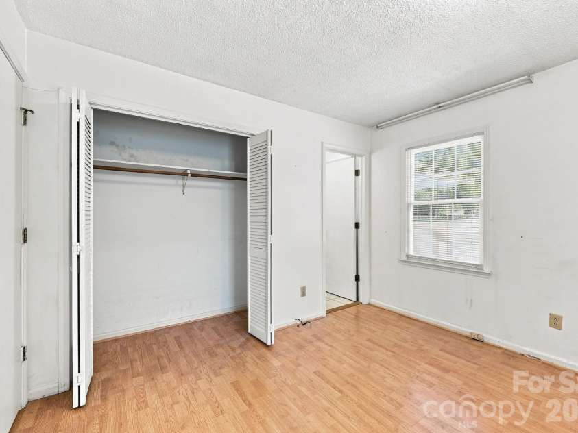534 Martin Luther King Jr Avenue, Salisbury, NC 28144.  MLS# CAR4418466, YatesRealty ID 47152. 