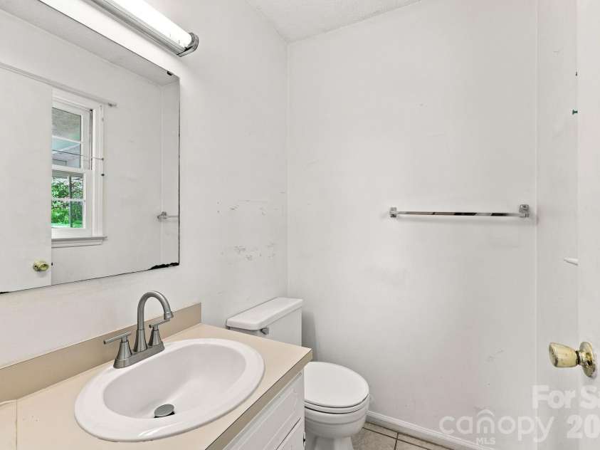 534 Martin Luther King Jr Avenue, Salisbury, NC 28144.  MLS# CAR4418466, YatesRealty ID 47152. 