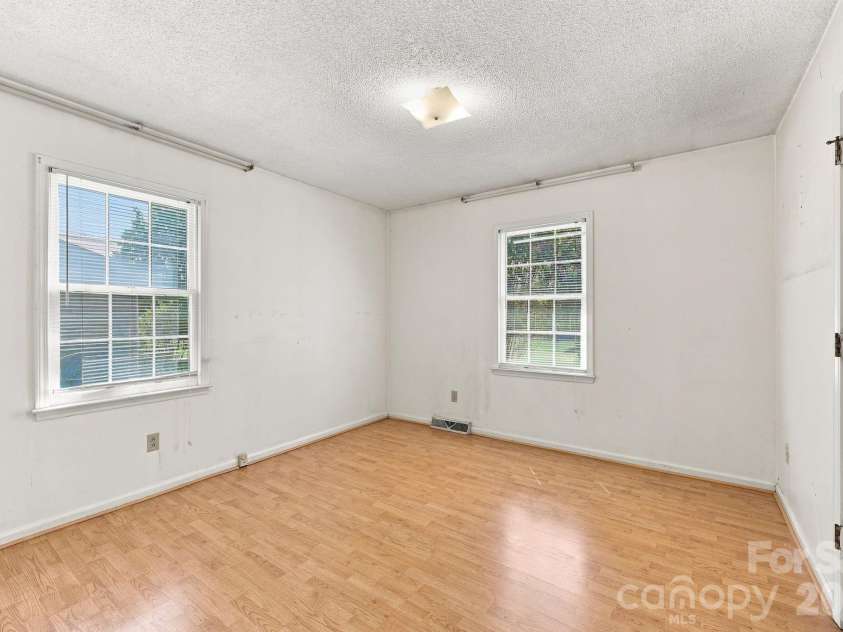 534 Martin Luther King Jr Avenue, Salisbury, NC 28144.  MLS# CAR4418466, YatesRealty ID 47152. 