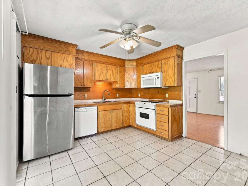 534 Martin Luther King Jr Avenue, Salisbury, NC 28144.  MLS# CAR4418466, YatesRealty ID 47152. 
