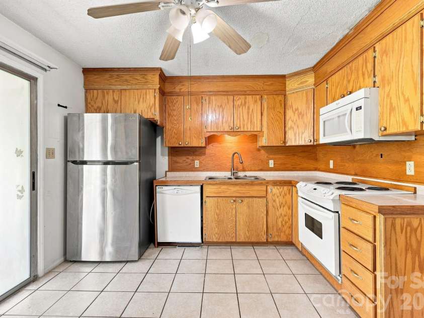 534 Martin Luther King Jr Avenue, Salisbury, NC 28144.  MLS# CAR4418466, YatesRealty ID 47152. 