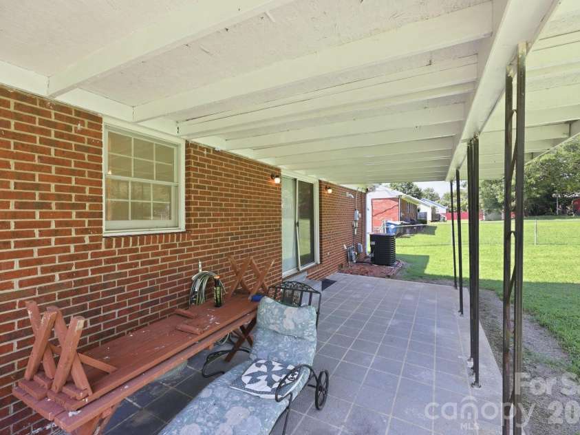 534 Martin Luther King Jr Avenue, Salisbury, NC 28144.  MLS# CAR4418466, YatesRealty ID 47152. 