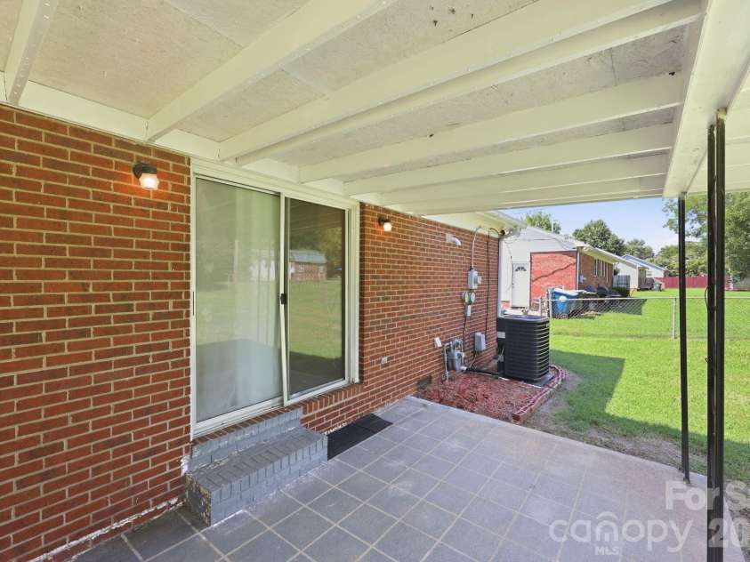534 Martin Luther King Jr Avenue, Salisbury, NC 28144.  MLS# CAR4418466, YatesRealty ID 47152. 