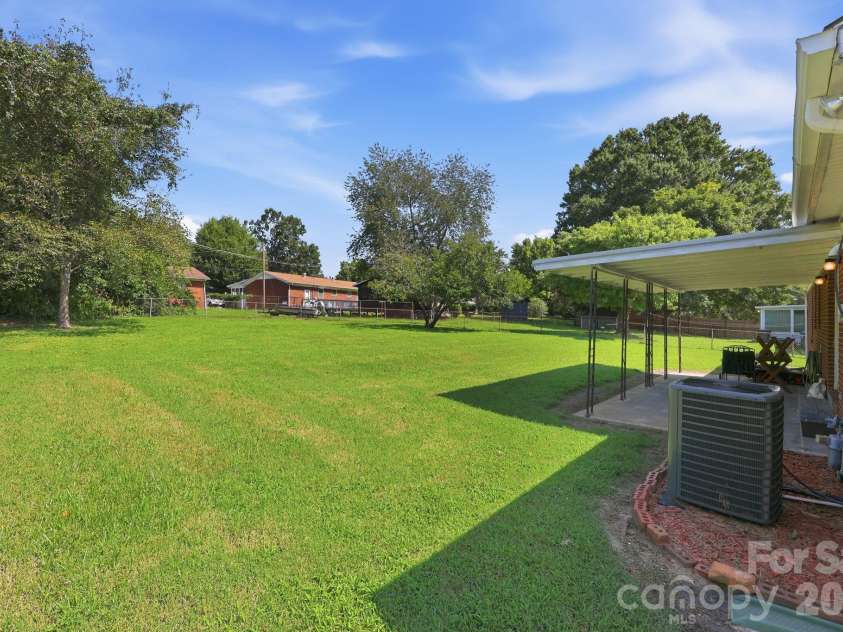 534 Martin Luther King Jr Avenue, Salisbury, NC 28144.  MLS# CAR4418466, YatesRealty ID 47152. 