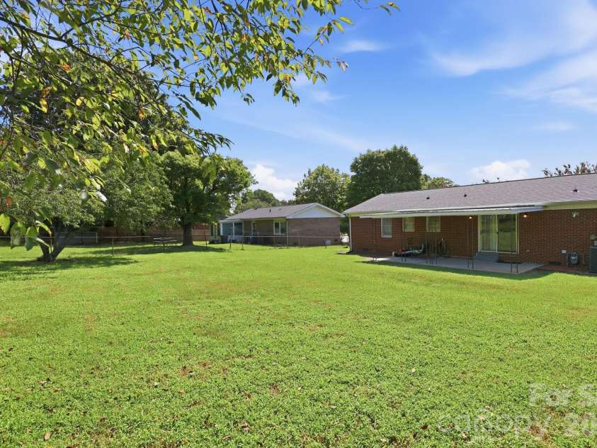 534 Martin Luther King Jr Avenue, Salisbury, NC 28144.  MLS# CAR4418466, YatesRealty ID 47152. 