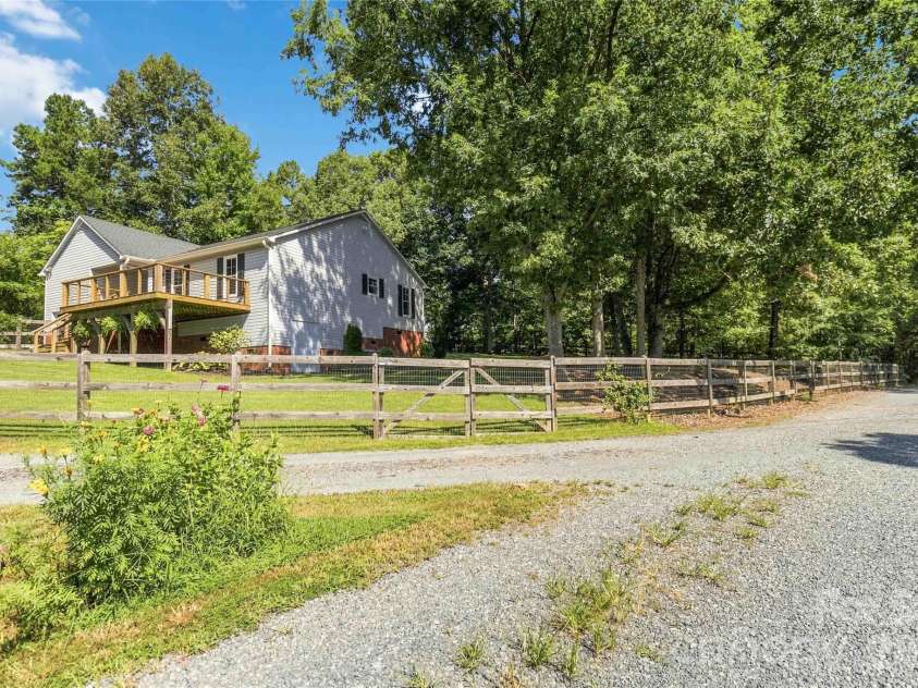11932 Everidge Place, Charlotte, NC 28227.  MLS# CAR4418850, YatesRealty ID 47154. 