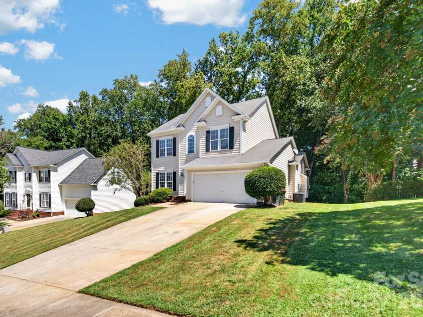 728 Knightswood Road, Fort Mill, SC 29708.  MLS# CAR4412994, YatesRealty ID 47155. 