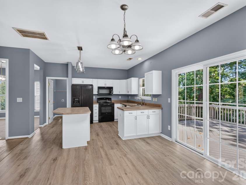 728 Knightswood Road, Fort Mill, SC 29708.  MLS# CAR4412994, YatesRealty ID 47155. 