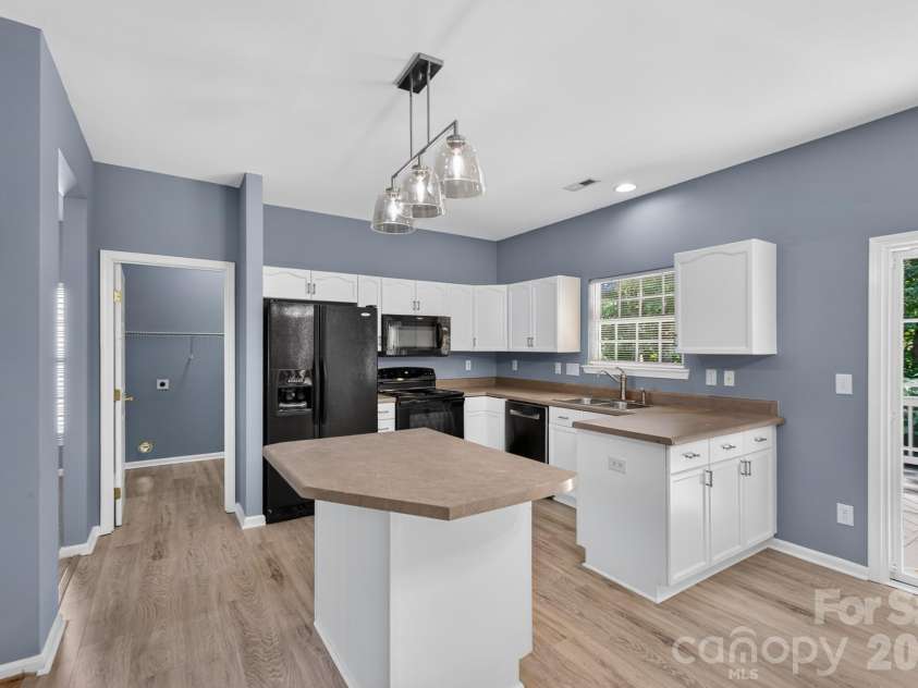 728 Knightswood Road, Fort Mill, SC 29708.  MLS# CAR4412994, YatesRealty ID 47155. 