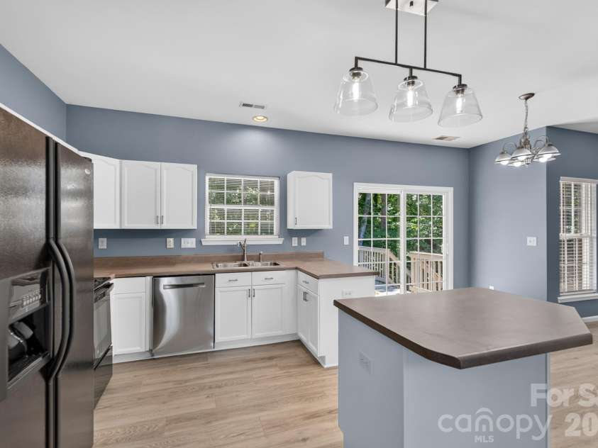 728 Knightswood Road, Fort Mill, SC 29708.  MLS# CAR4412994, YatesRealty ID 47155. 