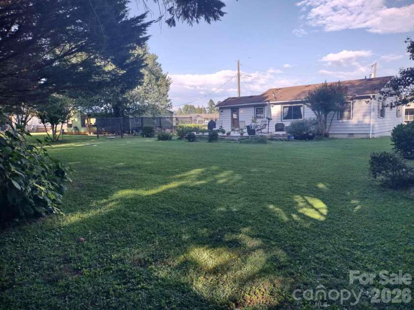70 Temple Church Road, Brevard, NC 28712.  MLS# CAR4416777, YatesRealty ID 47157. 