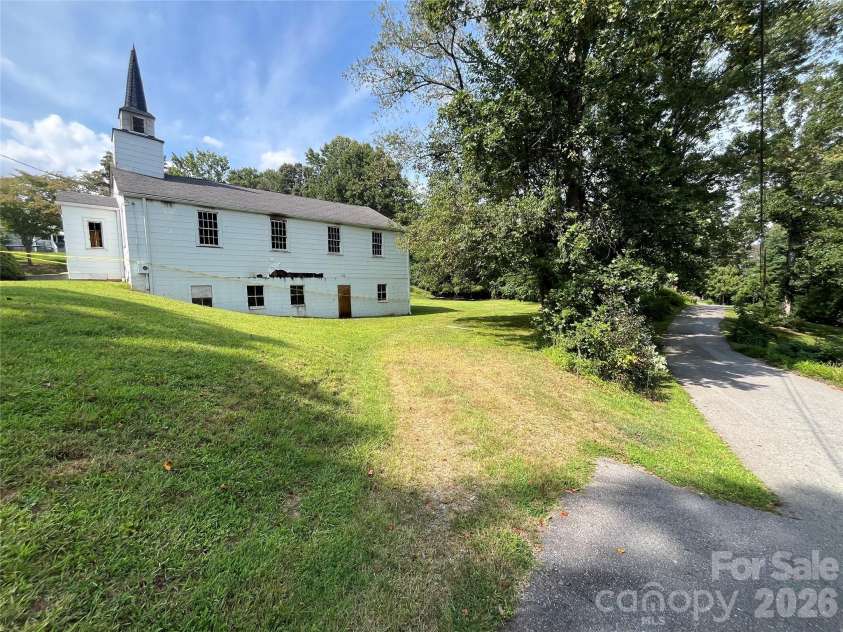 35 Hi Alta Avenue, Asheville, NC 28806.  MLS# CAR4418645, YatesRealty ID 47158. 