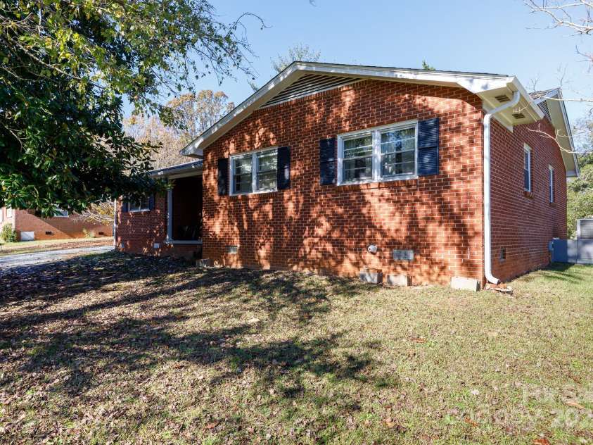1188 Rainbow Circle, Catawba, SC 29704.  MLS# CAR4200651, YatesRealty ID 4716. 