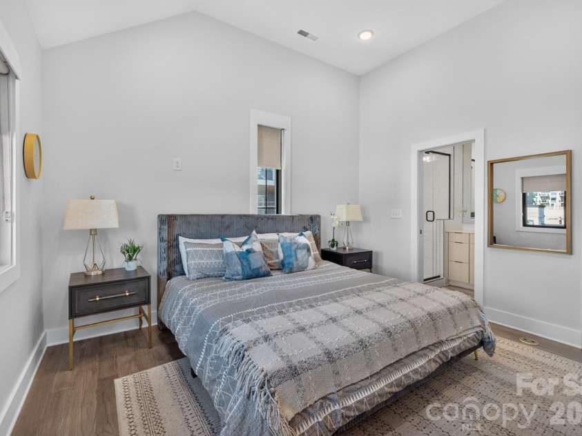 1206 Minter Place, Charlotte, NC 28203.  MLS# CAR4418036, YatesRealty ID 47160. 