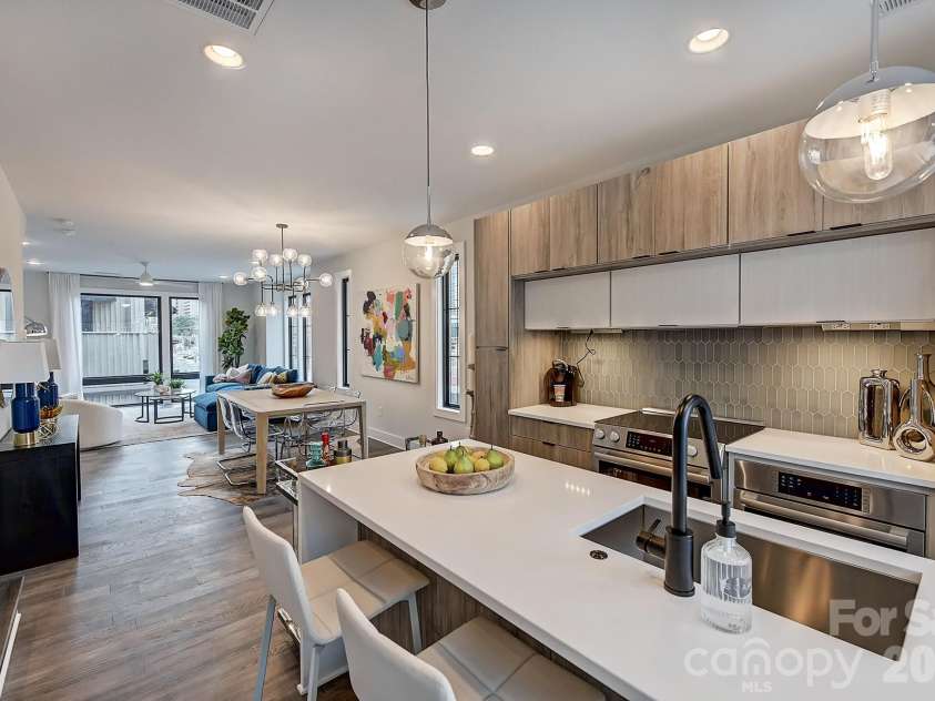 1206 Minter Place, Charlotte, NC 28209.  MLS# CAR4418036, YatesRealty ID 47160. 