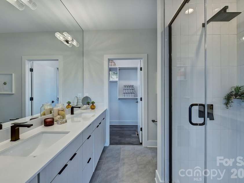 1206 Minter Place, Charlotte, NC 28209.  MLS# CAR4418036, YatesRealty ID 47160. 