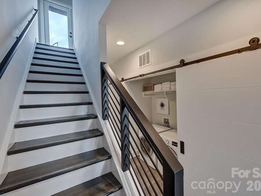1206 Minter Place, Charlotte, NC 28209.  MLS# CAR4418036, YatesRealty ID 47160. Laundry Room