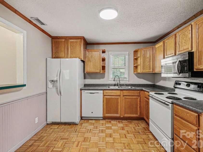 114 Whitman Circle, Mooresville, NC 28115.  MLS# CAR4413742, YatesRealty ID 47161. 