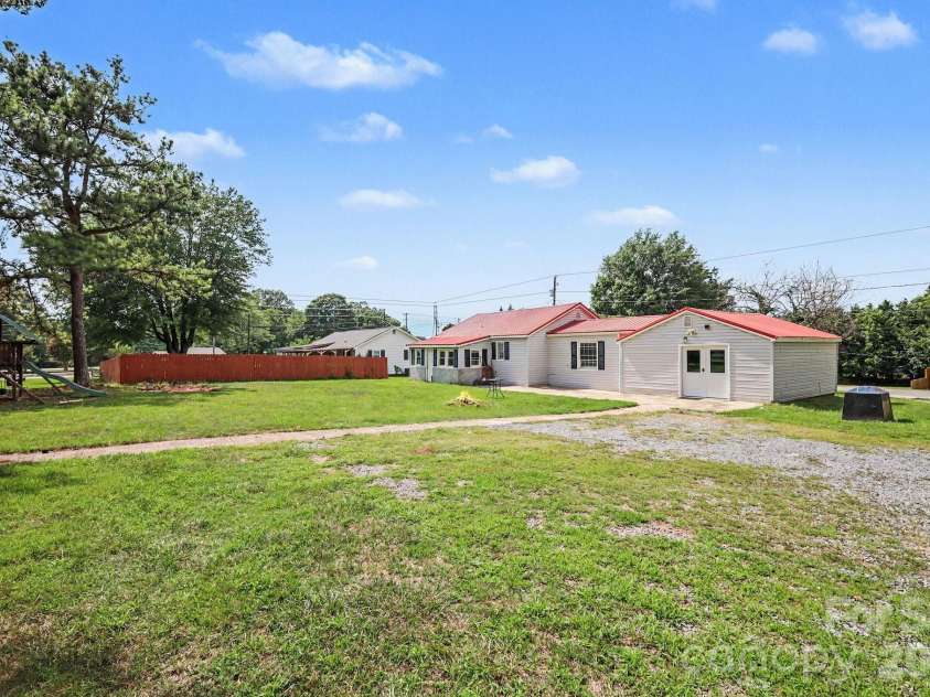 114 Whitman Circle, Mooresville, NC 28115.  MLS# CAR4413742, YatesRealty ID 47161. 
