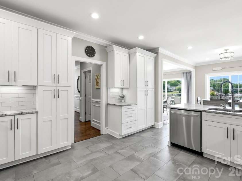 7310 Swansea Lane, Cornelius, NC 28031.  MLS# CAR4415897, YatesRealty ID 47163. 