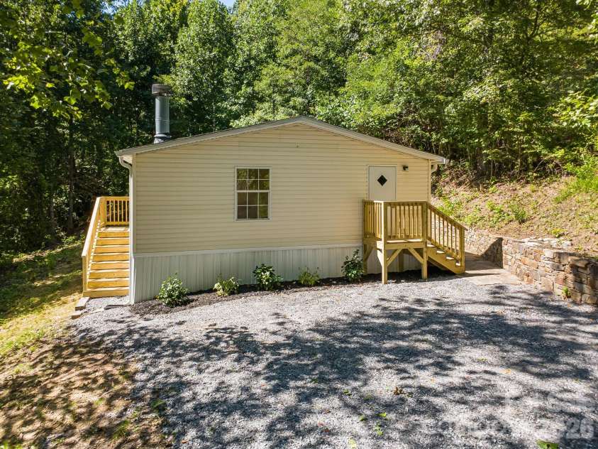 81 Spring Mountain Road, Fairview, NC 28730.  MLS# CAR4418675, YatesRealty ID 47167. 