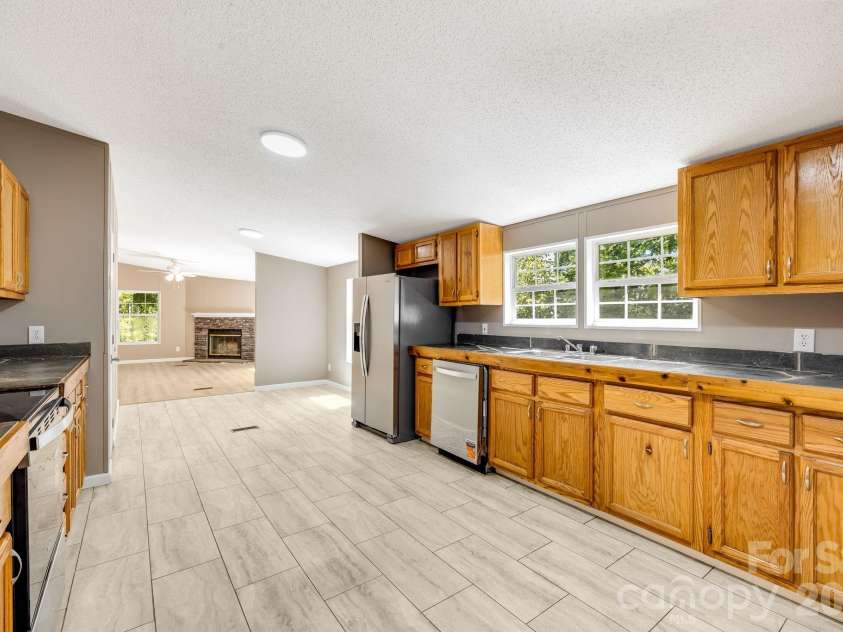 81 Spring Mountain Road, Fairview, NC 28730.  MLS# CAR4418675, YatesRealty ID 47167. 
