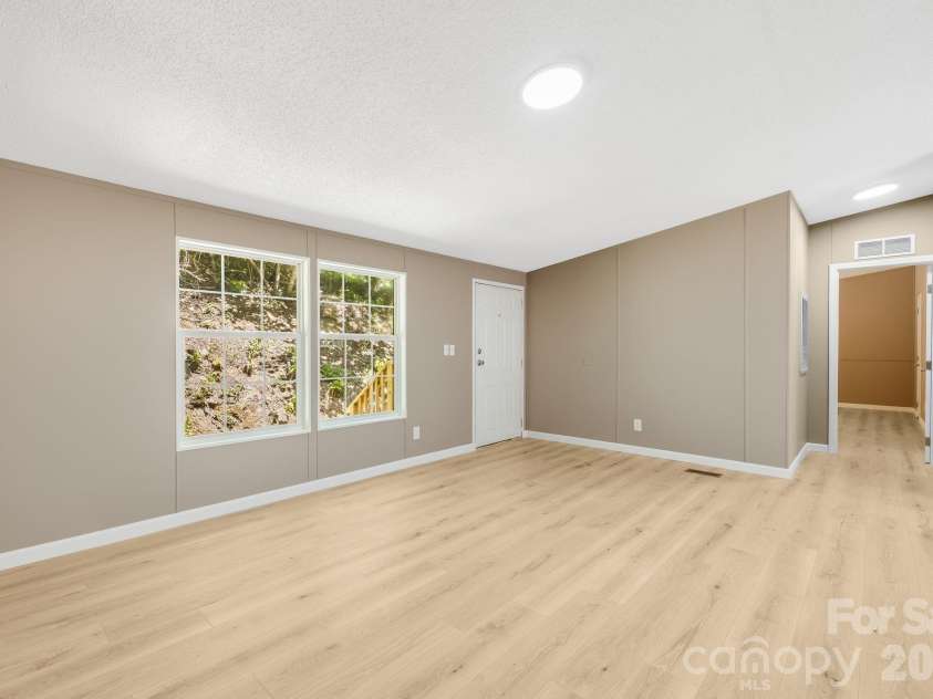 81 Spring Mountain Road, Fairview, NC 28730.  MLS# CAR4418675, YatesRealty ID 47167. 