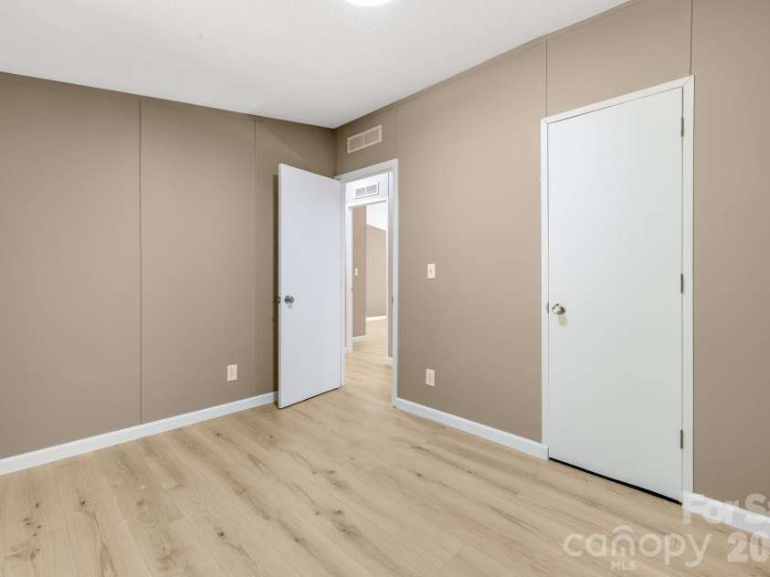 81 Spring Mountain Road, Fairview, NC 28730.  MLS# CAR4418675, YatesRealty ID 47167. 