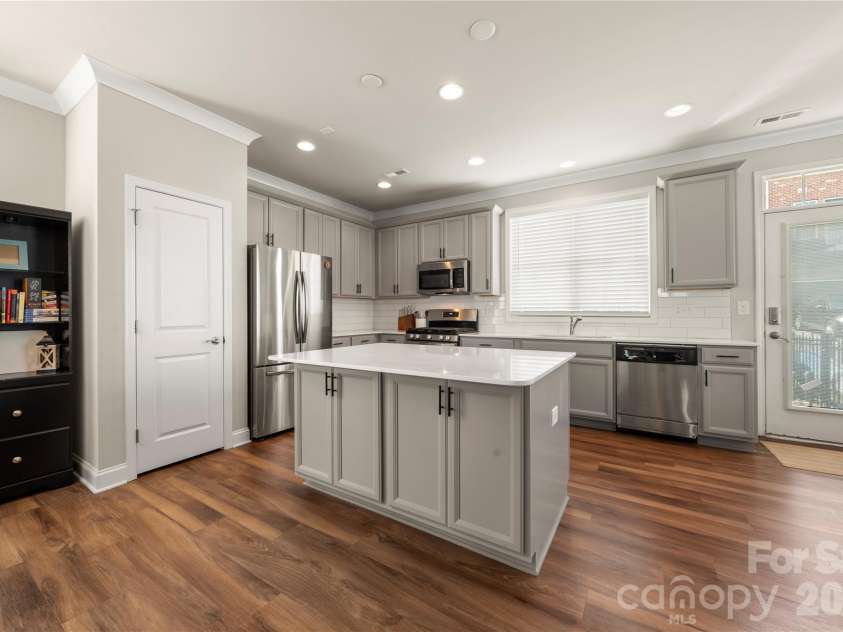 8309 Scotney Bluff Avenue, Charlotte, NC 28273.  MLS# CAR4418846, YatesRealty ID 47168. 