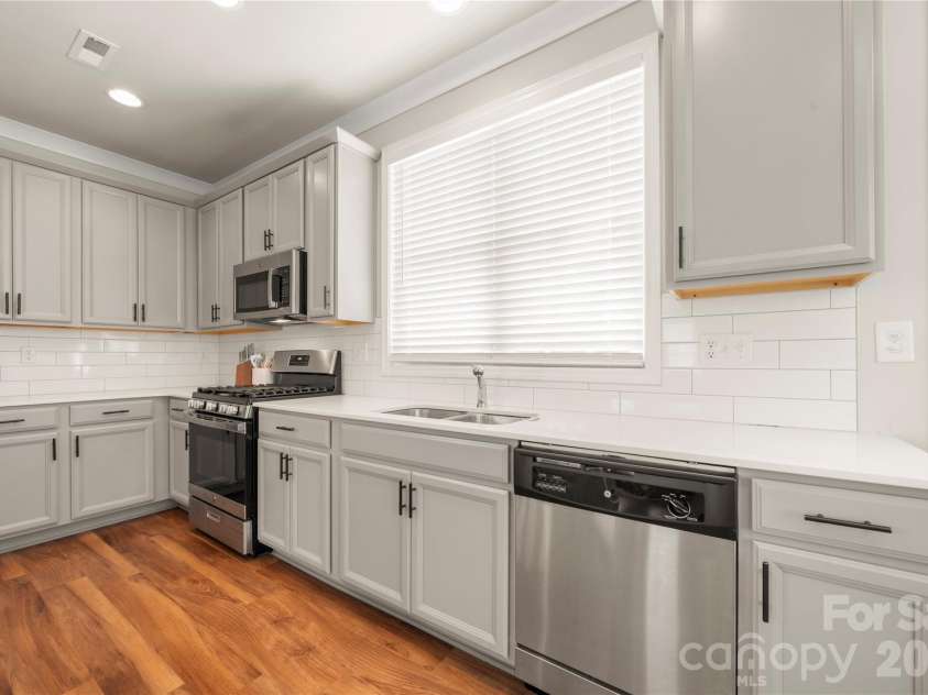 8309 Scotney Bluff Avenue, Charlotte, NC 28273.  MLS# CAR4418846, YatesRealty ID 47168. 