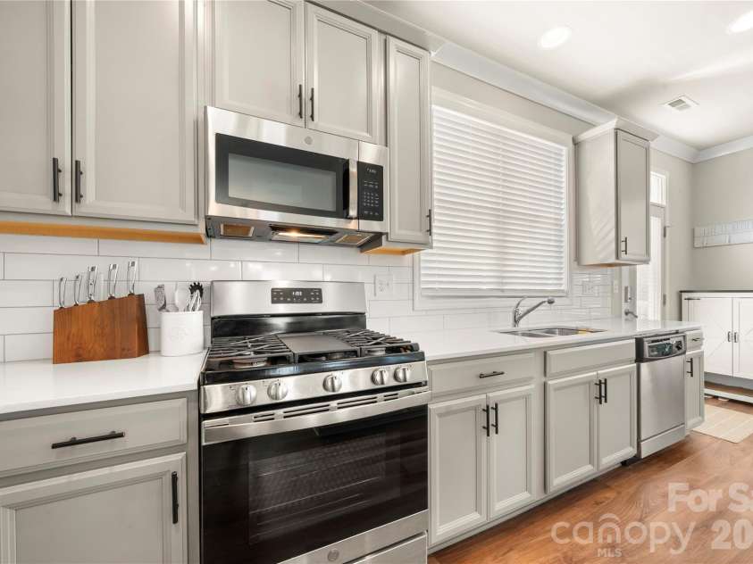 8309 Scotney Bluff Avenue, Charlotte, NC 28273.  MLS# CAR4418846, YatesRealty ID 47168. 