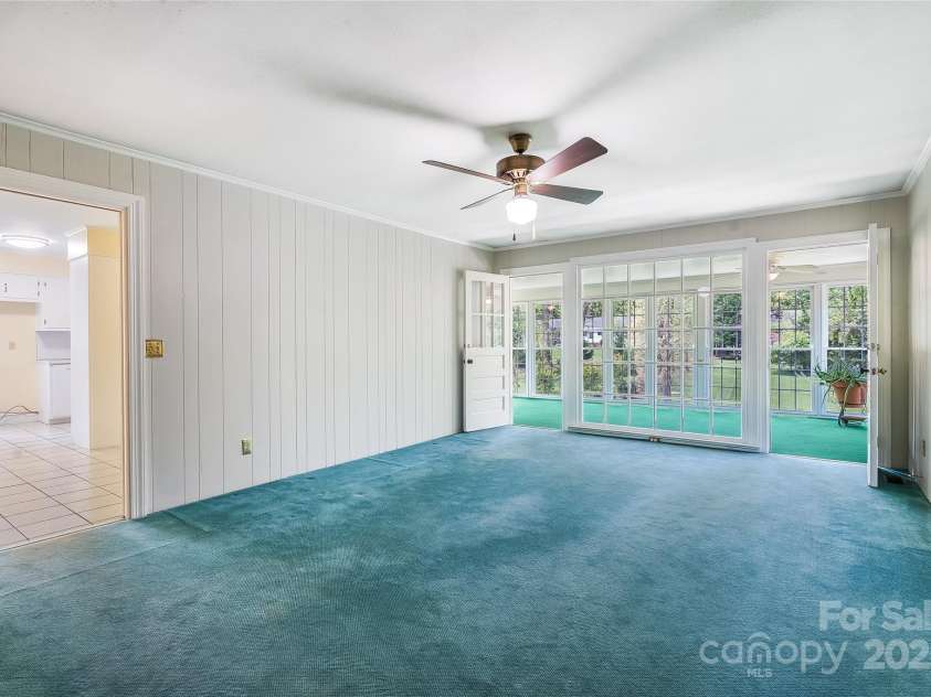 218 Fairway Drive, Shelby, NC 28150.  MLS# CAR4129420, YatesRealty ID 4717. The family room just off the kitchen and sunroom.