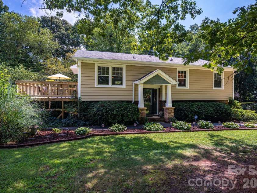 3448 Anderson Mountain Road, Maiden, NC 28650.  MLS# CAR4418208, YatesRealty ID 47170. 