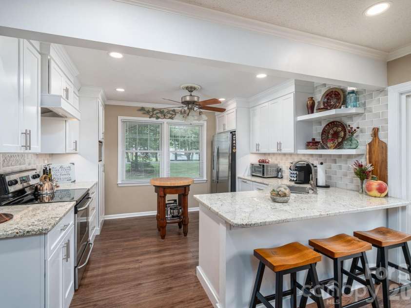 3448 Anderson Mountain Road, Maiden, NC 28650.  MLS# CAR4418208, YatesRealty ID 47170. Custom Kitchen Cabinetry w/Under Cabinet Lighting