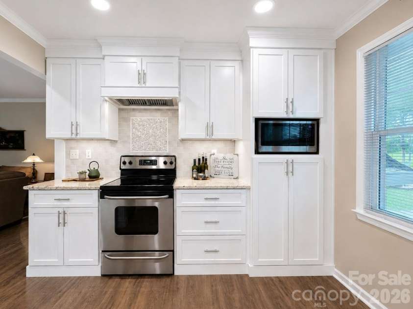 3448 Anderson Mountain Road, Maiden, NC 28650.  MLS# CAR4418208, YatesRealty ID 47170. Custom Kitchen w/Spice Drawer and pullouts in all cabinets