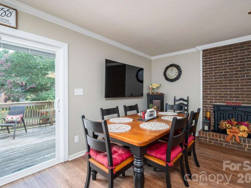 3448 Anderson Mountain Road, Maiden, NC 28650.  MLS# CAR4418208, YatesRealty ID 47170. Main Level Dining